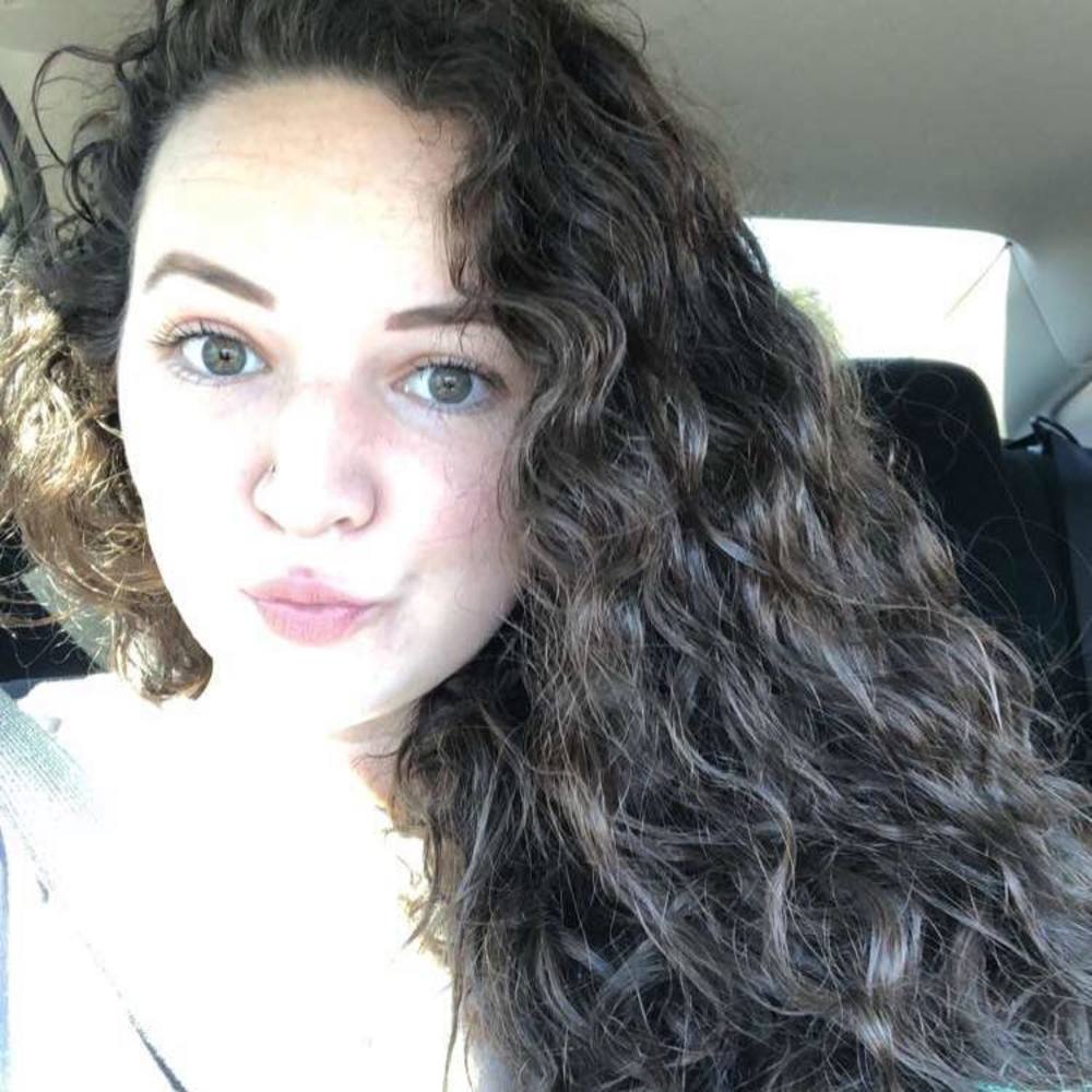 Meet your Posher, Mikaella